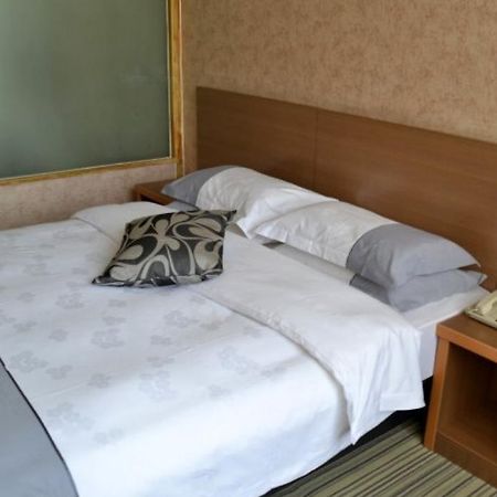 Super 8 By Wyndham Urumqi Mei Hao Ngoại thất bức ảnh